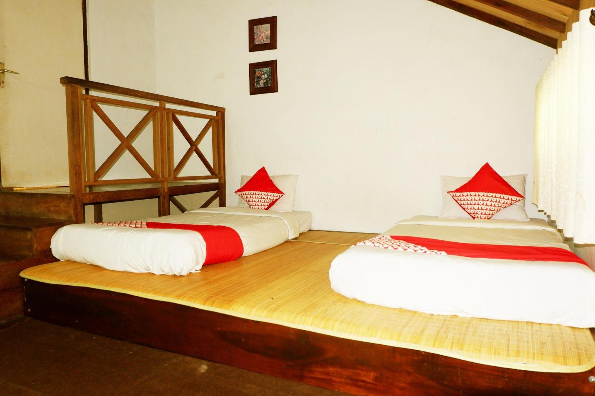 Cemara'S Homestay Бату Экстерьер фото