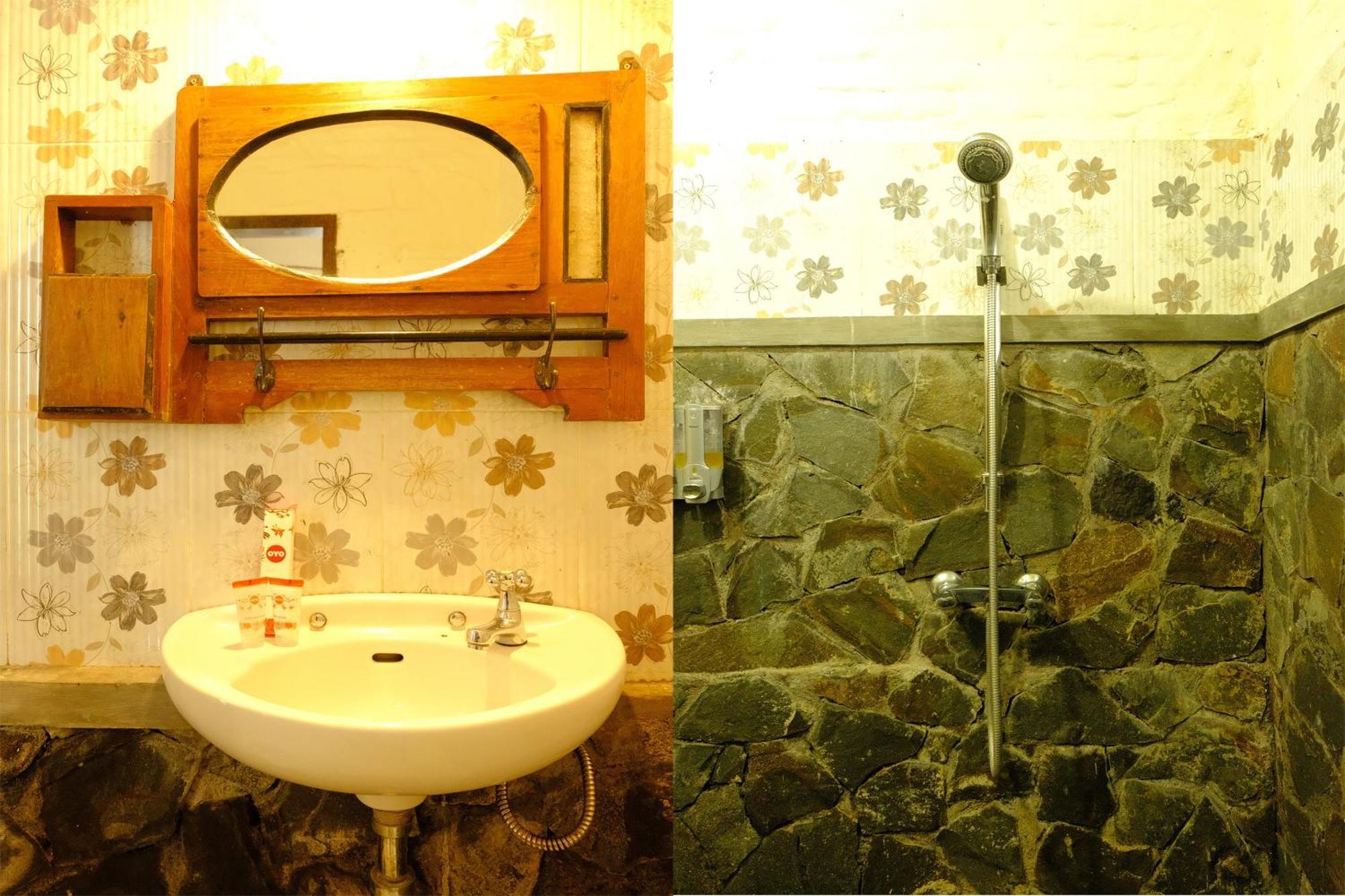 Cemara'S Homestay Бату Экстерьер фото