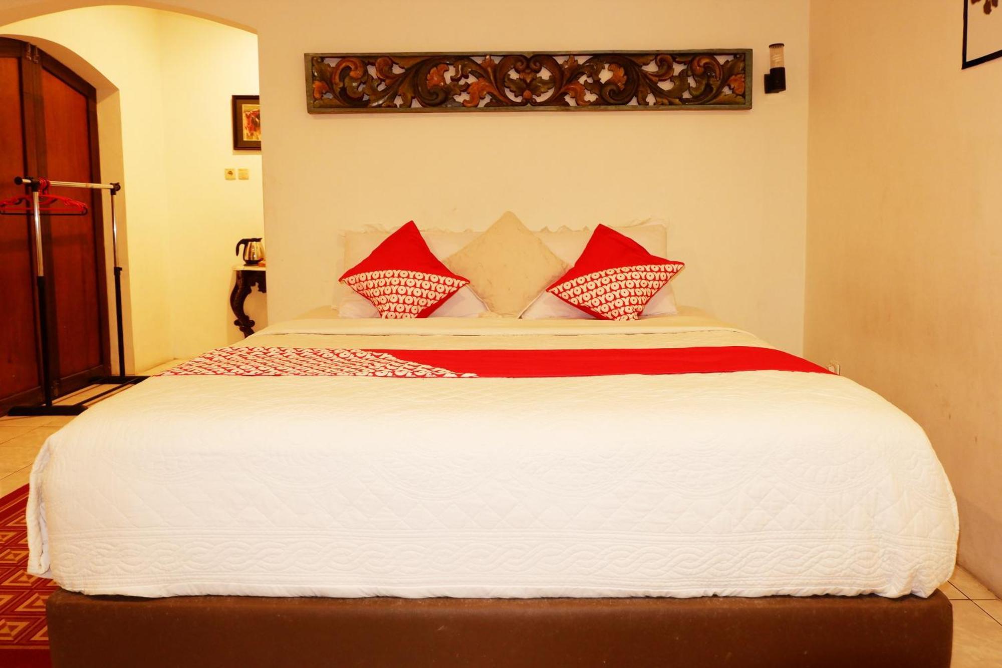 Cemara'S Homestay Бату Экстерьер фото